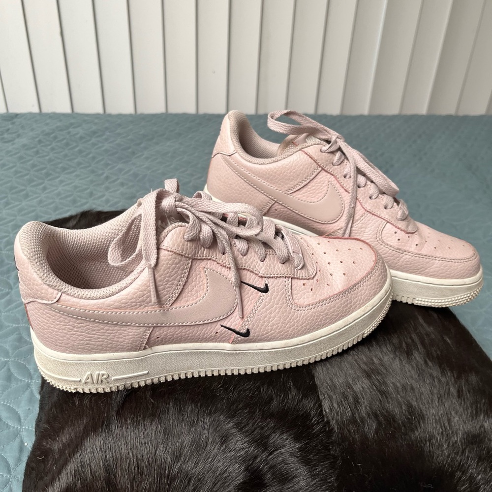 Nike Air Force 1 Low '07 Essential
Platinum Violet (Women's)